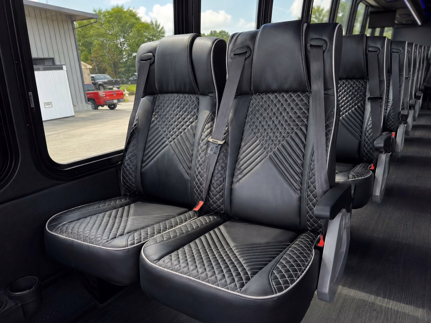 find charter bus transportation for tournaments and travel teams based in pompano beach