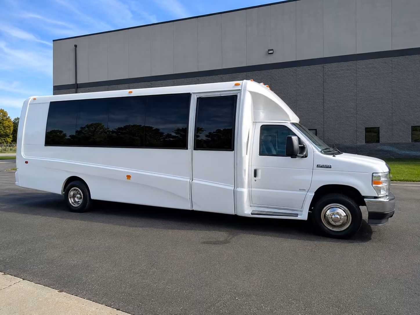minibus rentals in pompano beach for smaller prom groups who want privacy and comfort