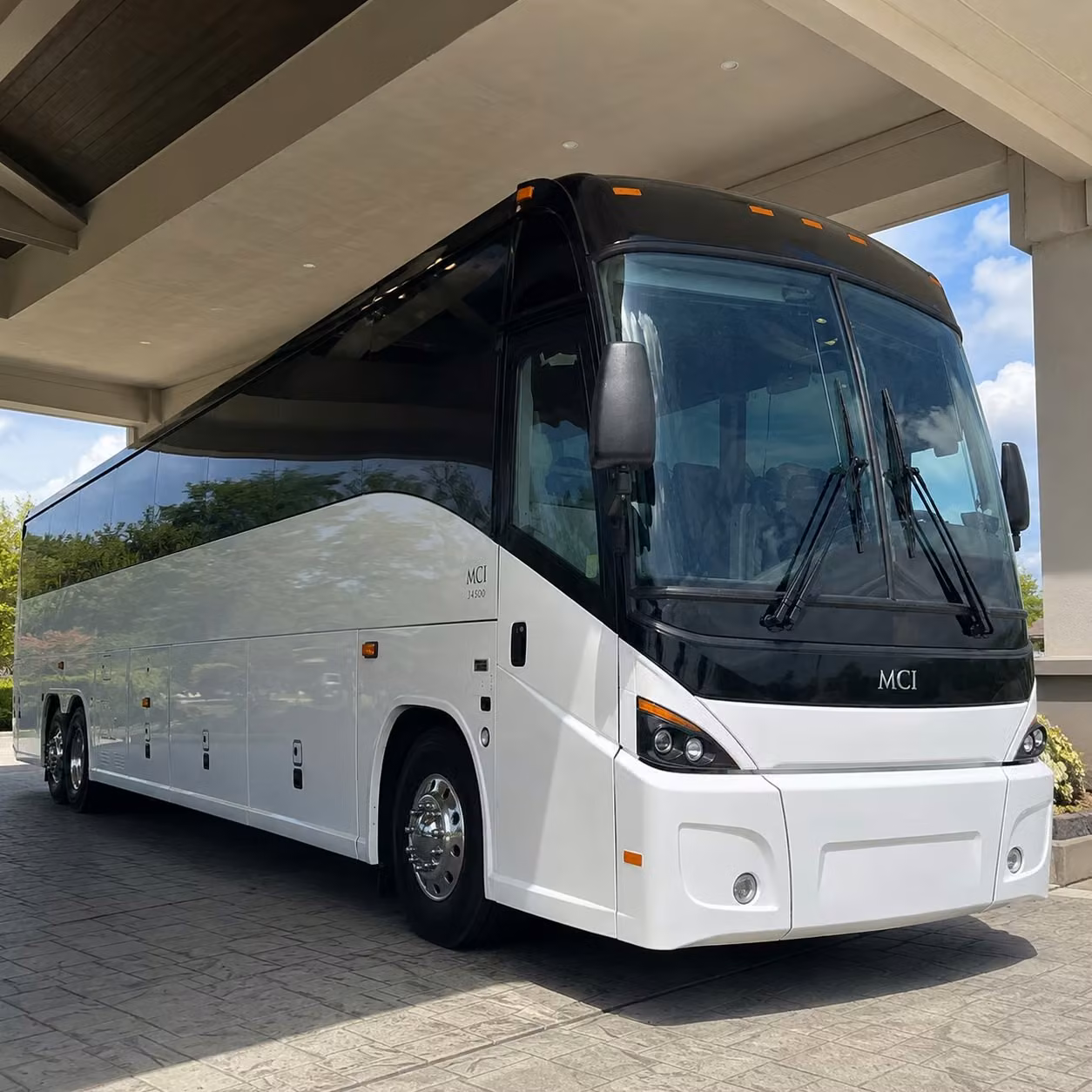 pompano beach charter bus hero 3