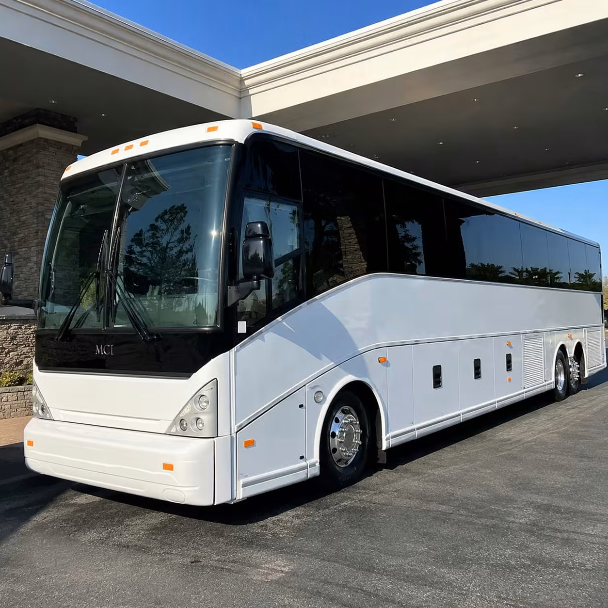 pompano beach corporate groups can finally skip the rideshare scramble at mia