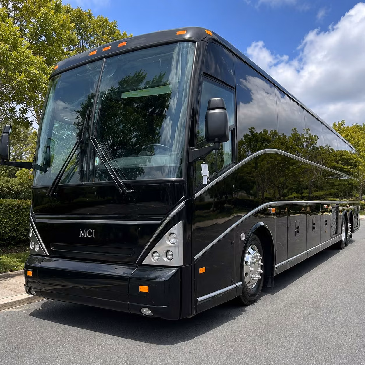 pompano beach wedding shuttle bus rentals that keep your guests happy all night long